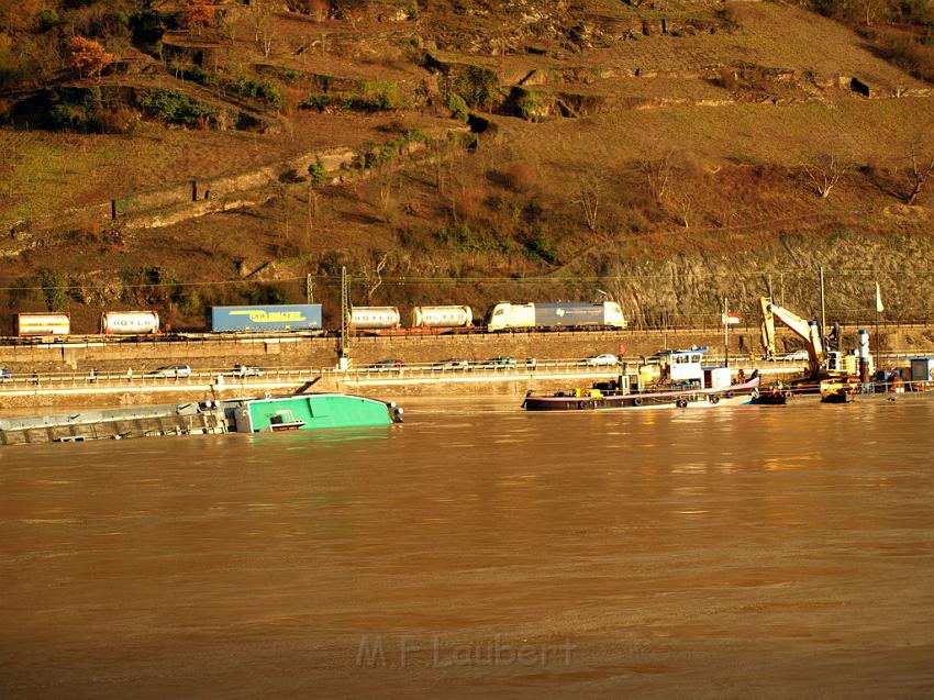 Schiff gesunken St Goarhausen Loreley P270.jpg